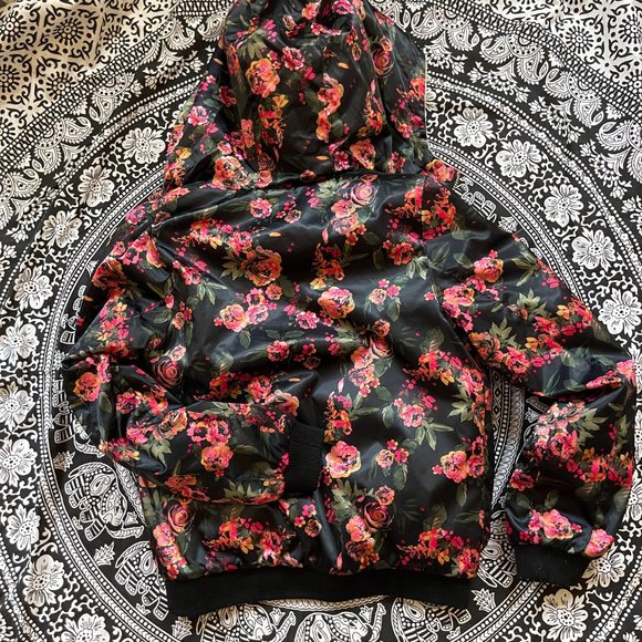 Floral fluffy reversible Jacket Child Medium - Picture 2 of 4